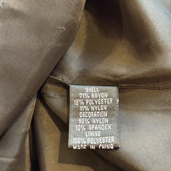 Adrianna Papell Gown Formal Grey Metallic Shutter Pleat Illusion Bodice Size 6P - Picture 14 of 15